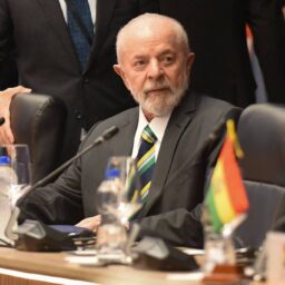 Lula diz que reduzir déficit sem comprometer investimentos é compromisso de sua gestão
