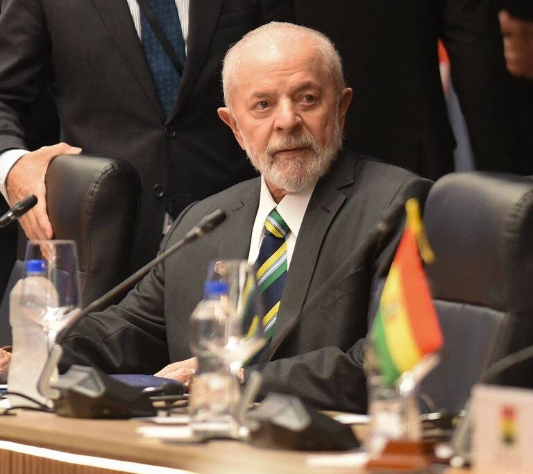 Lula diz que reduzir déficit sem comprometer investimentos é compromisso de sua gestão