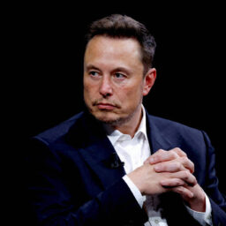 Elon Musk faz doação para comitê que apoia Donald Trump, diz Bloomberg