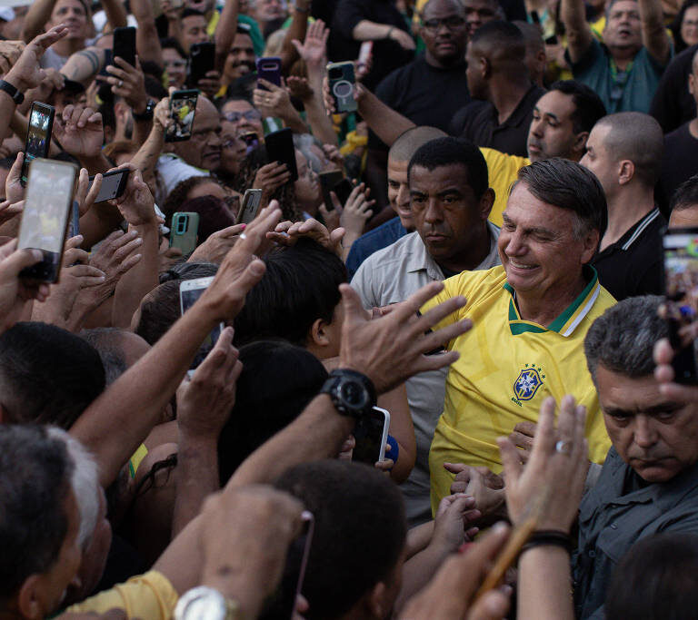 Bolsonaro troca lives de 2020 por viagens em 2024 para eleger prefeitos aliados