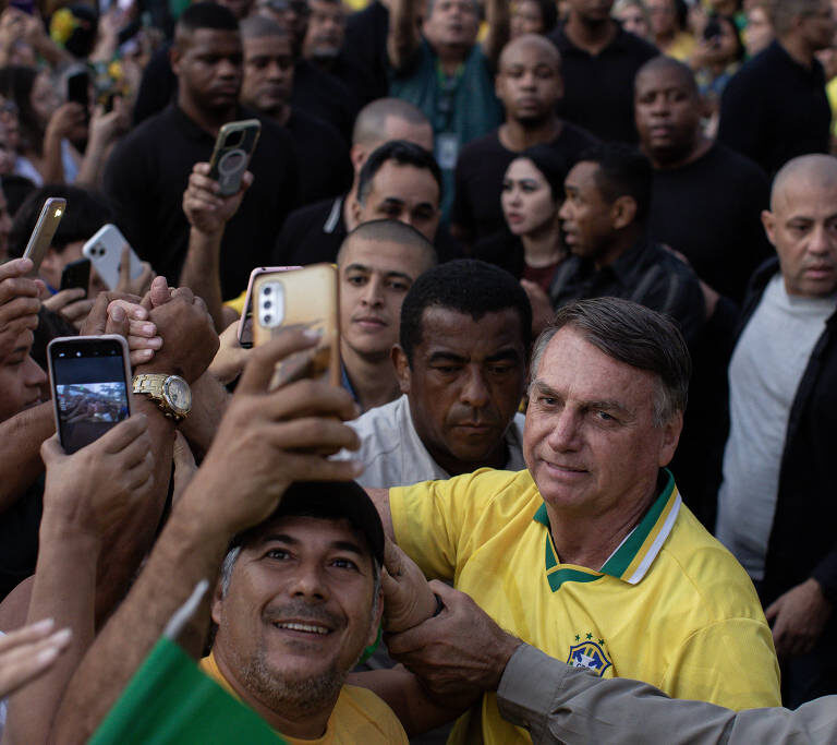 Bolsonaro acena para governadores, e PL retira candidaturas nas capitais