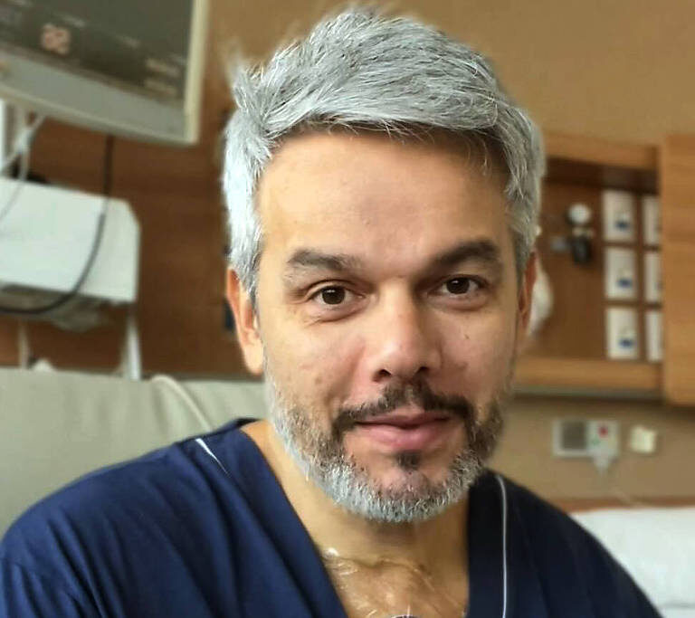 Otaviano Costa é diagnosticado com aneurisma na aorta, passa por cirurgia e tem alta