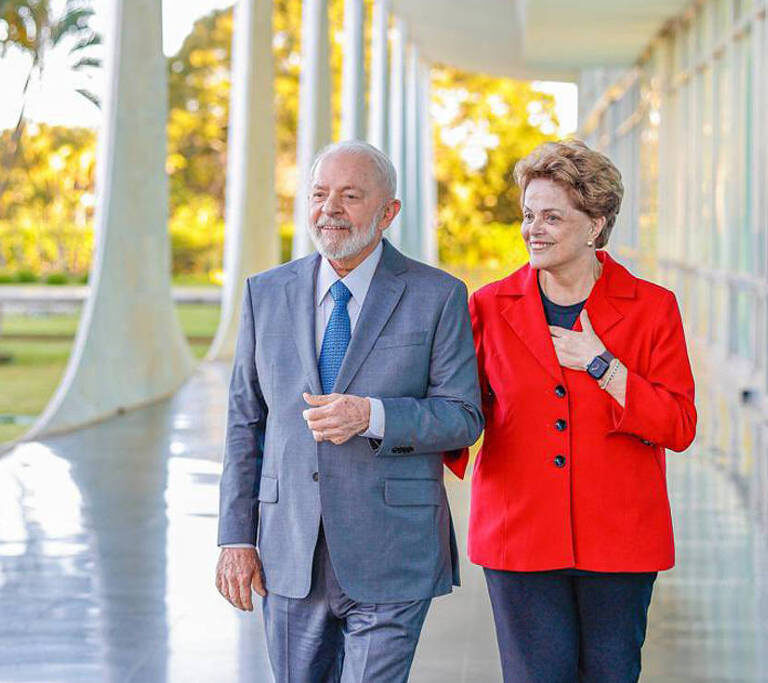 Lula recebe Dilma no Alvorada, pela primeira vez desde o impeachment