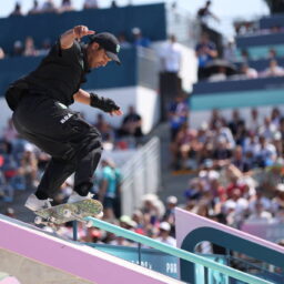 Kelvin Hoefler fica em sexto em final de alto nível do skate street em Paris