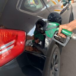 Preço da gasolina em Marília varia mais de R$ 0,70 após reajuste