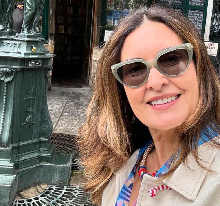 Fátima Bernardes presencia roubo em Paris e alerta audiência sobre ‘pickpockets’