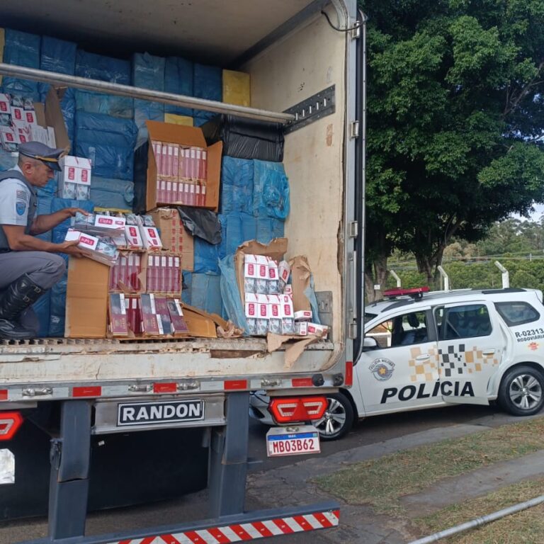 Polícia Rodoviária prende contrabandista com carga de 400 mil maços de cigarros