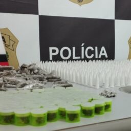 Polícia Civil realiza operação na Vila Barros e apreende quatro diferentes tipos de drogas