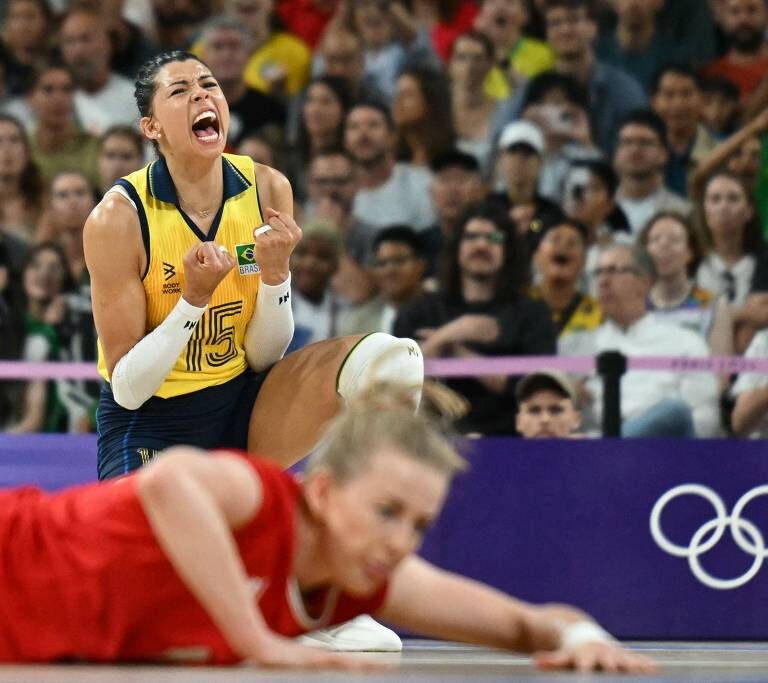 Brasil mantém 100% no vôlei feminino e pega a Rep. Dominicana nas quartas