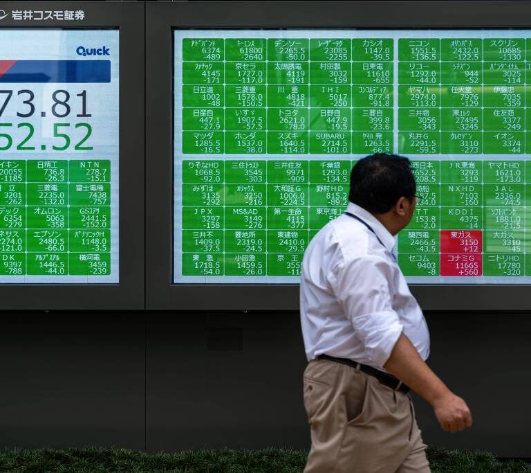 Bolsa japonesa fecha com maior queda da história