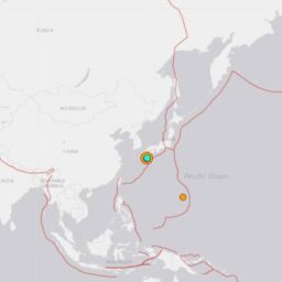 Dois terremotos atingem o Japão, com alertas de tsunami