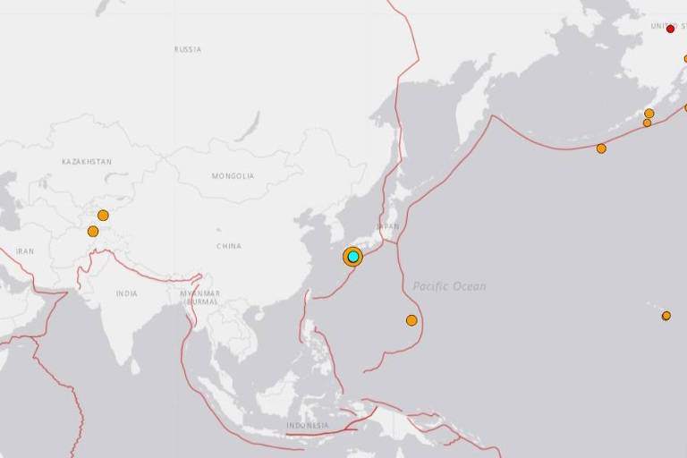 Dois terremotos atingem o Japão, com alertas de tsunami