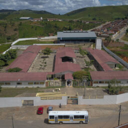 Desigualdade entre escolas pobres e ricas é de 4 anos ao fim do ensino fundamental