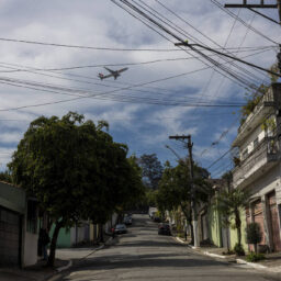 Moradores de rua em que caiu Fokker 100 da TAM revivem memórias com acidente da Voepass