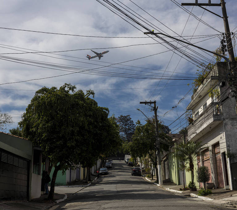 Moradores de rua em que caiu Fokker 100 da TAM revivem memórias com acidente da Voepass