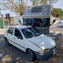 Três veículos se envolvem em acidente na zona norte de Marília