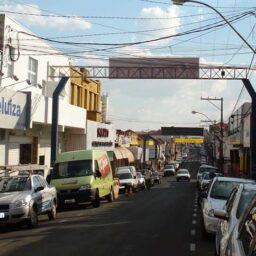 Comércio e serviços públicos de Pompeia fecham nesta terça-feira