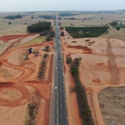 Duplicação de 22 km da SP-333 em Guarantã deve durar pelo menos seis meses