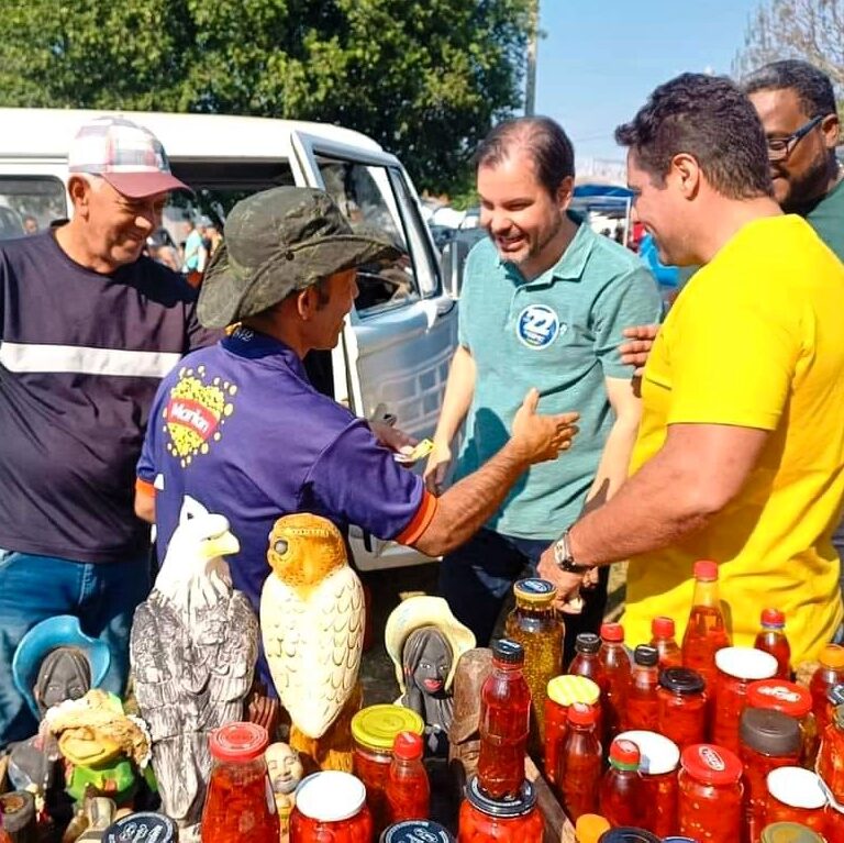 Mustafá reafirma compromisso com feirantes em visita na zona sul