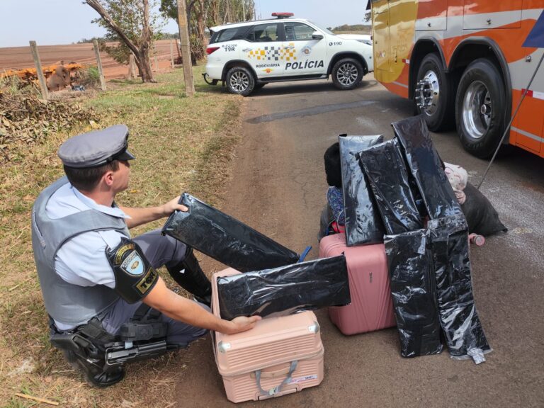 Boliviana é presa por tráfico de droga em abordagem de ônibus pela PM Rodoviária