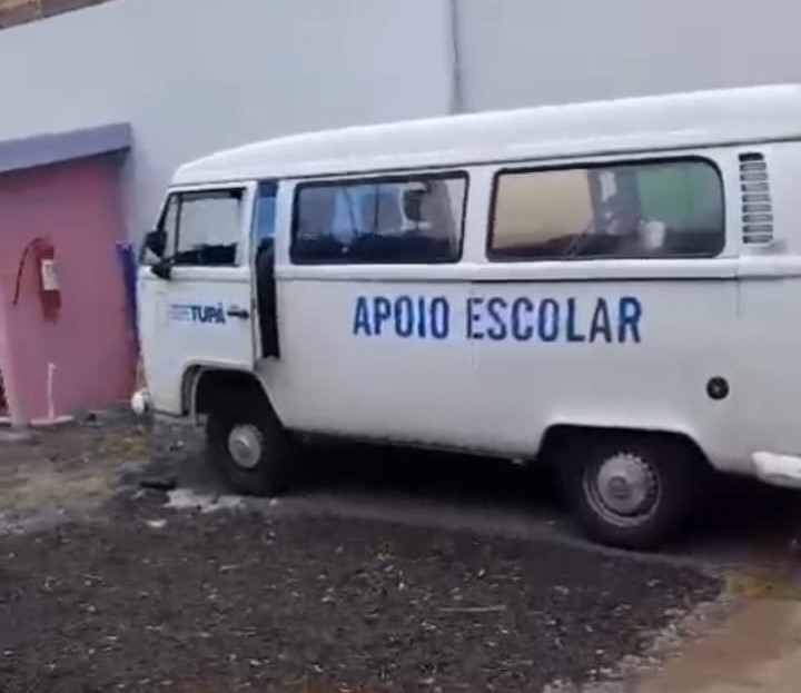 Escola em Tupã é alvo de vandalismo, com Kombi danificada e furto de ferramentas