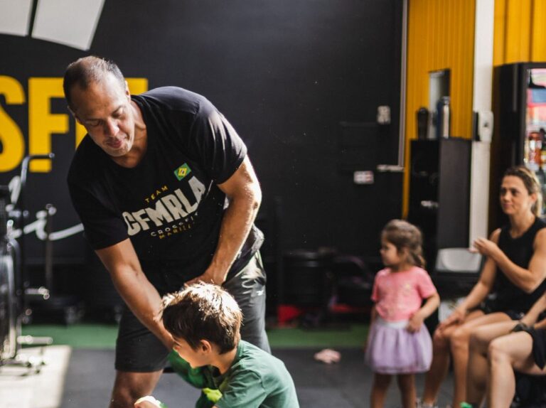 Talvez você não saiba, mas seu filho realmente acha você o maior atleta de todos os tempos