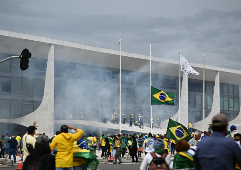 PP troca deputados de comissão para votar anistia do 8/1 em aceno a bolsonaristas