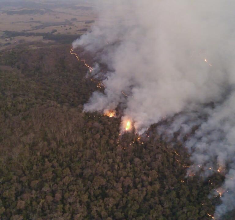 Incêndio em Pompeia entra no quinto dia e ameaça distrito industrial