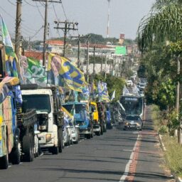 Ricardinho Mustafá comemora sucesso de carreata no fim de semana