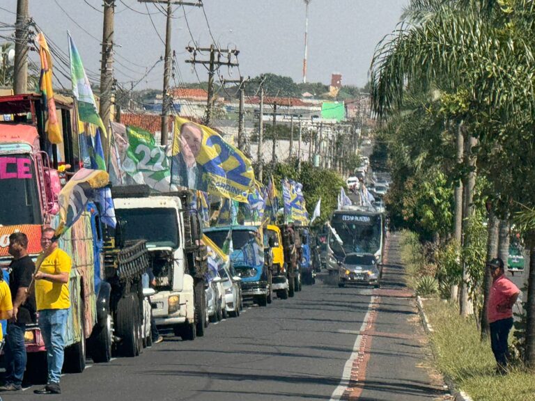 Ricardinho Mustafá comemora sucesso de carreata no fim de semana