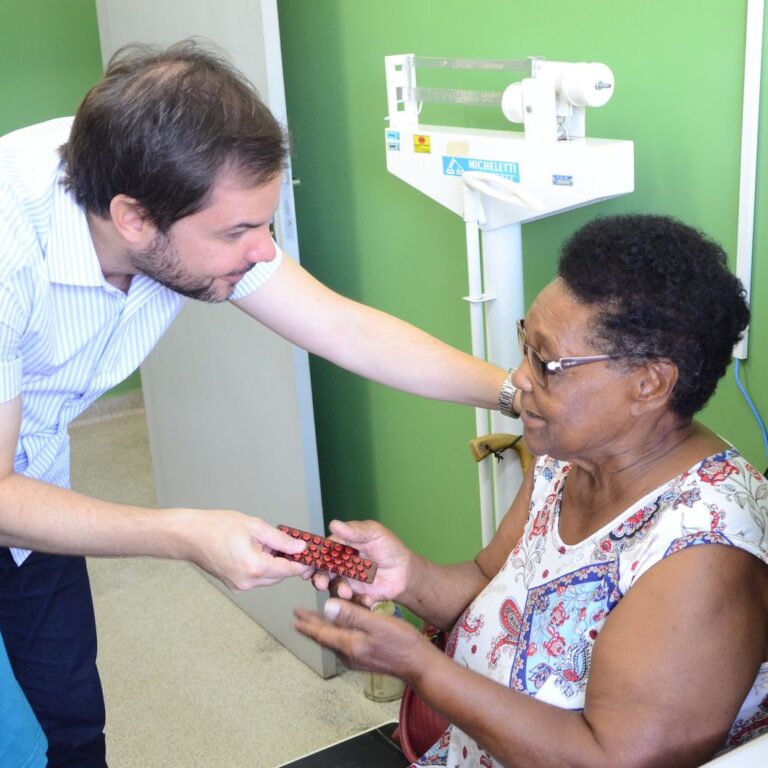 Mustafá propõe AME, remédio em casa, mais médicos e zerar filas