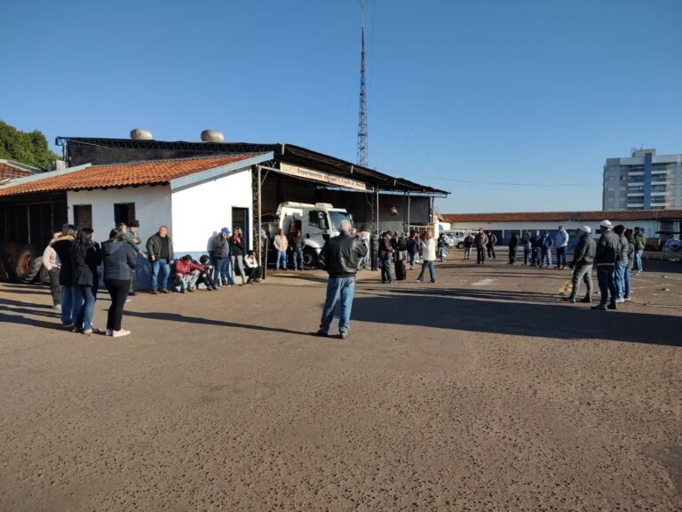 Audiência entre servidores do antigo Daem e Prefeitura termina sem acordo