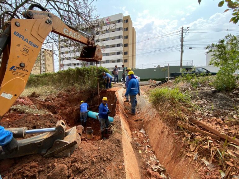 Quebra de tubulação afeta abastecimento de água na zona sul