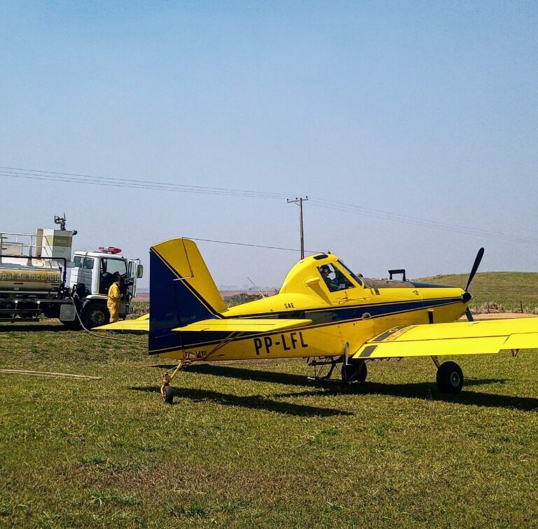 Com apoio aéreo, Pompeia luta contra incêndio de grandes proporções desde sábado