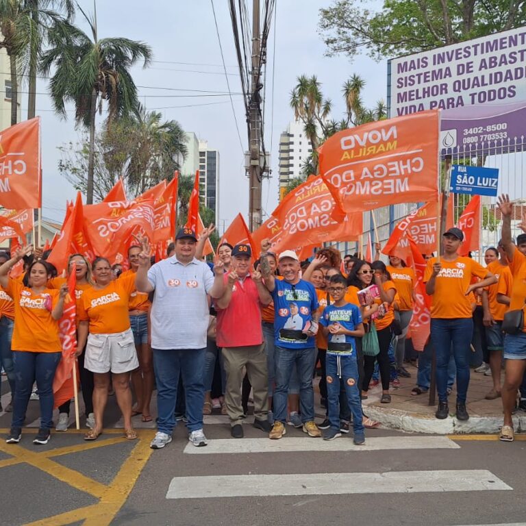 Caminhada com Garcia da Hadassa reúne apoiadores no centro de Marília