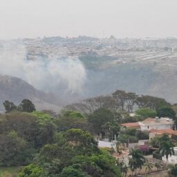 Além da fumaça e do calor, Marília sofre com falta d’água em bairros