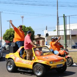 Garcia percorre bairros na reta final em busca de votos para uma virada