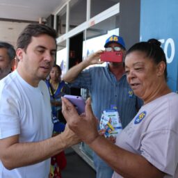 Vinicius Camarinha anda pela zona sul para reforçar mensagem de experiência