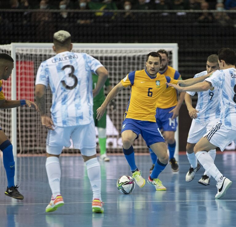 Brasil e Argentina disputam ‘maior clássico do mundo’ por Copa de futsal