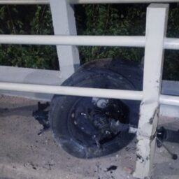 Motorista sofre mal súbito e atinge guarda-corpo de ponte em Garça