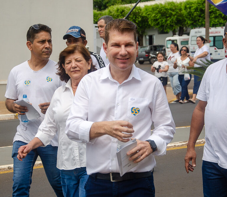 Com apoio popular e fé, Fernando Itapuã diz que priorizará a mulher e empregos