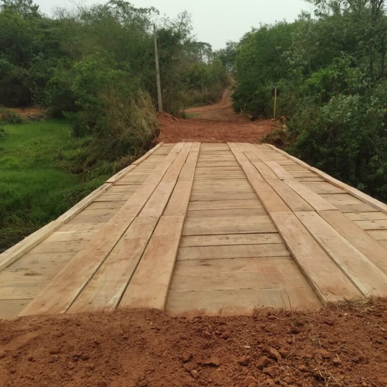 Prefeitura de Pompeia conclui construção de nova ponte na área rural