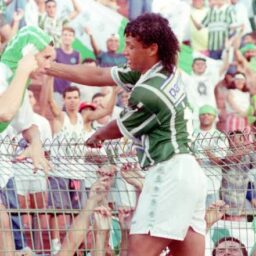 Morre Tonhão, 55, zagueiro bicampeão brasileiro pelo Palmeiras