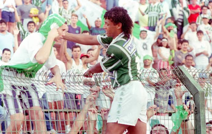 Morre Tonhão, 55, zagueiro bicampeão brasileiro pelo Palmeiras