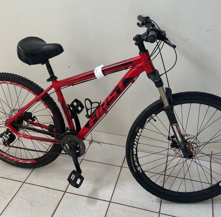 Menor furta ‘bicicletário’ do próprio condomínio, se junta a amigos e monta desmanche