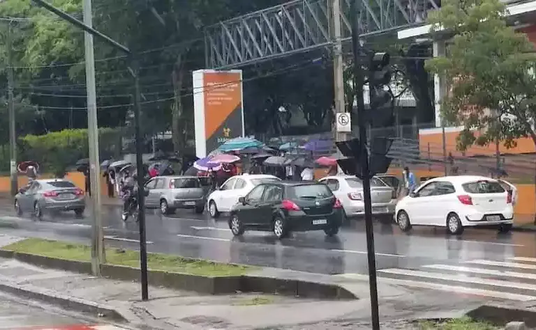 Primeiro dia do Enem 2024, no domingo, terá chuva em grande parte do país