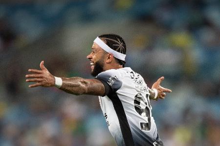 Corinthians vence Cuiabá com Memphis decisivo, time misto e deixa o Z4