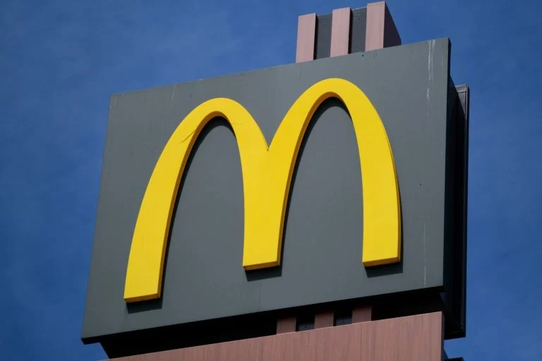 McDonald’s tem queda nas vendas pelo mundo pelo segundo trimestre seguido