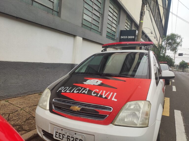 Técnica de enfermagem é rendida em frente à residência em tentativa de assalto no Centro