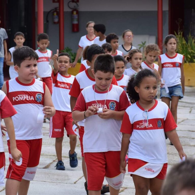 Em final de governo, Tina anuncia melhorias nas escolas e garante tempo integral até dia 29